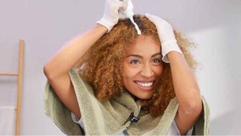 Colouring_Hair_Roots