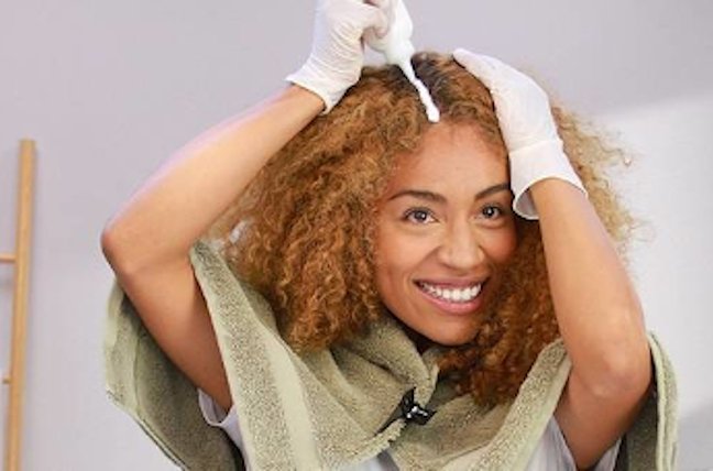 Colouring_Hair_Roots