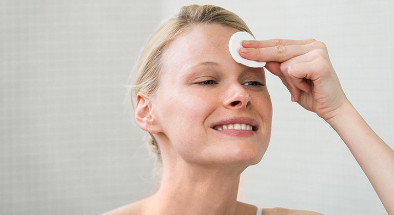 00_Hausmittel-gegen-Pickel-Mitesser-Teaser_article_768x420